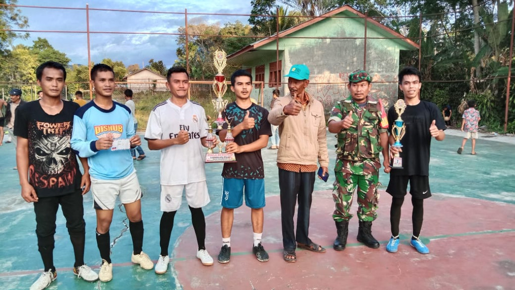 Perlombaan permainan vutsal antar kecamatan kampung gegur sepakat memenangkan juara 1